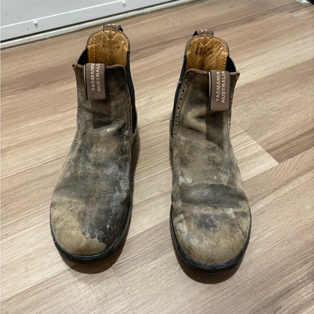 Blundstone Brown Chelsea Boots with Elastic Panels